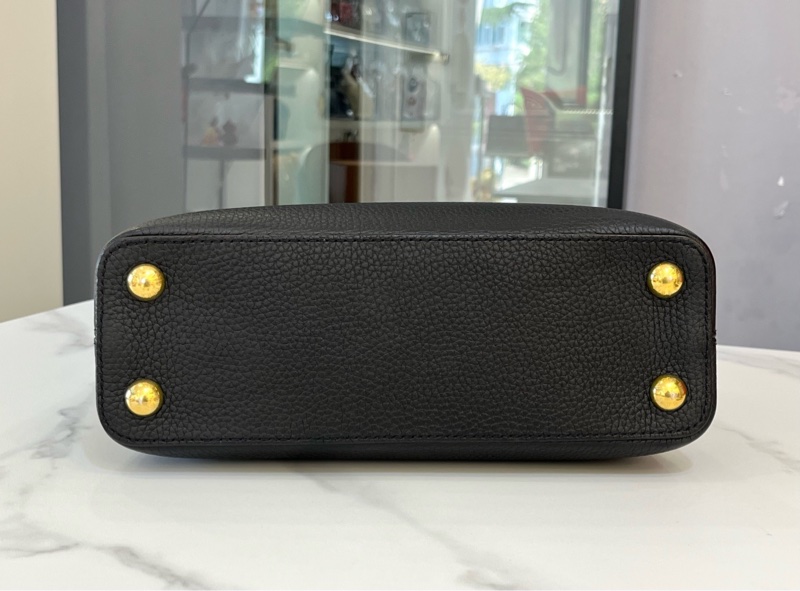 99新 LouisVuitton路易威登 路易威登Capucines 通勤純色 牛皮 卡普辛 單肩 斜挎-3