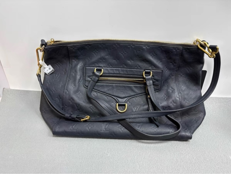 LV Lumineuse黑色老花壓紋托特包-0