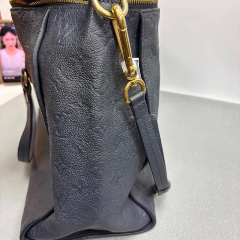 LV Lumineuse黑色老花壓紋托特包-2