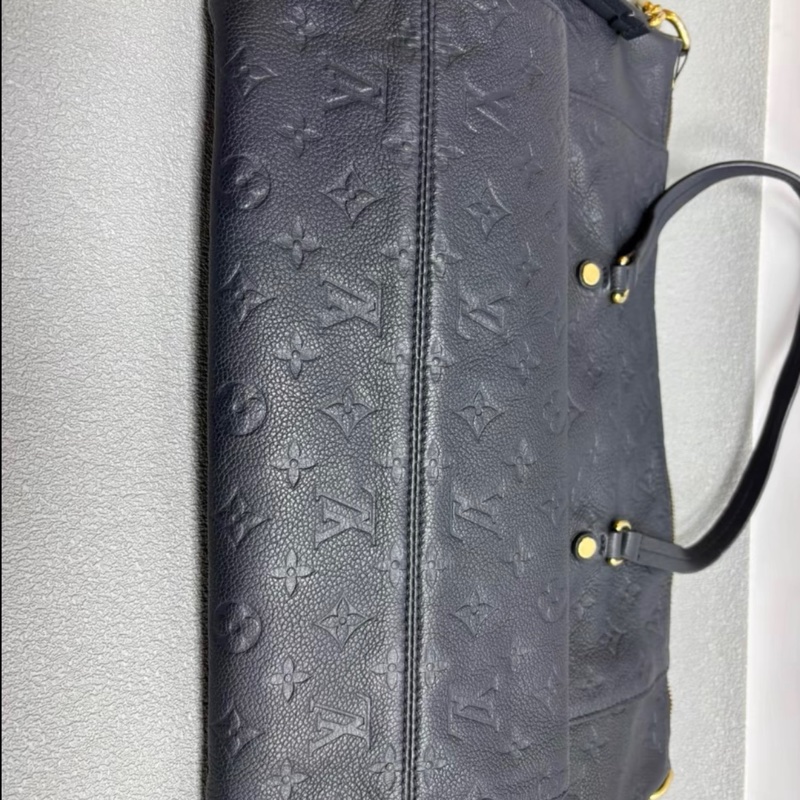 LV Lumineuse黑色老花壓紋托特包-4