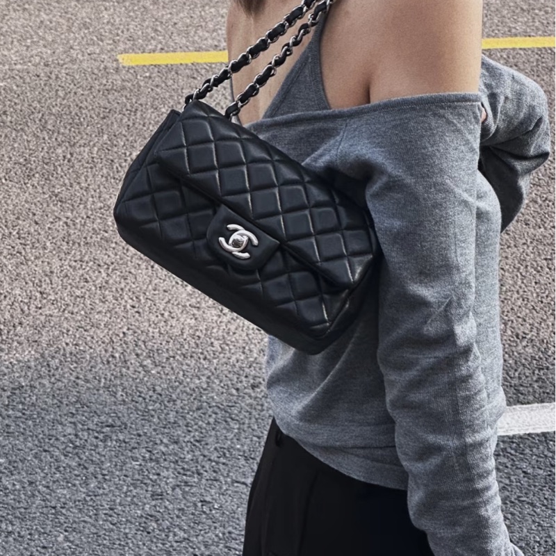 Chanel coco20 黑銀 防刮羊皮芯片台灣購證-1