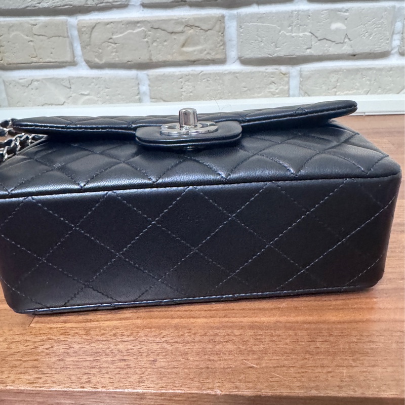 Chanel coco20 黑銀 防刮羊皮芯片台灣購證-11