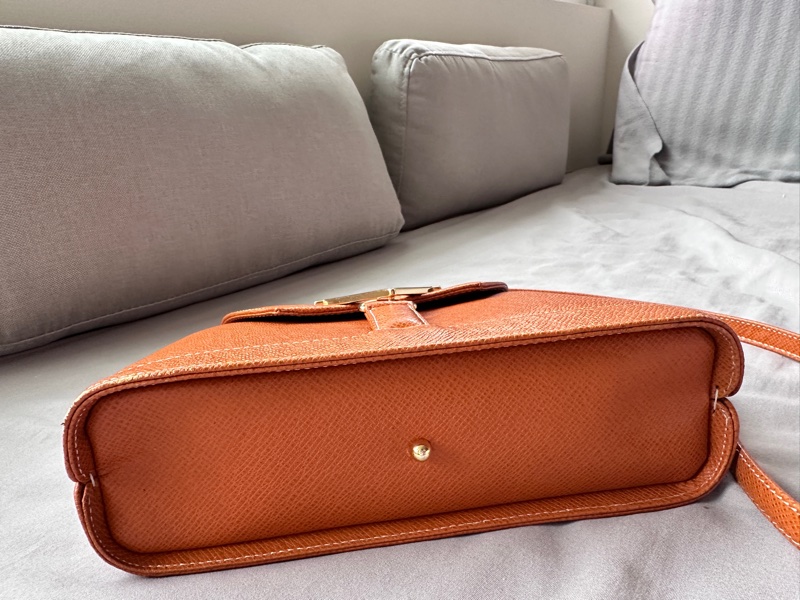 經典不敗|Vintage Valentino 焦糖金 V 復古方包-6