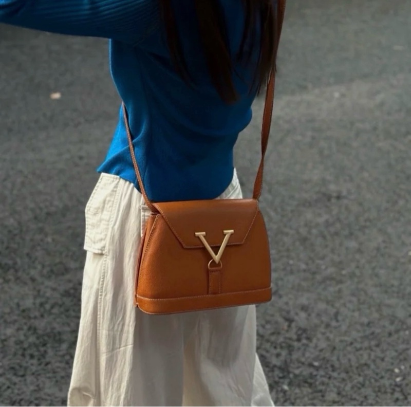 經典不敗|Vintage Valentino 焦糖金 V 復古方包-10
