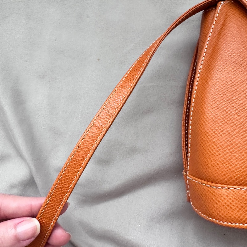 經典不敗|Vintage Valentino 焦糖金 V 復古方包-16