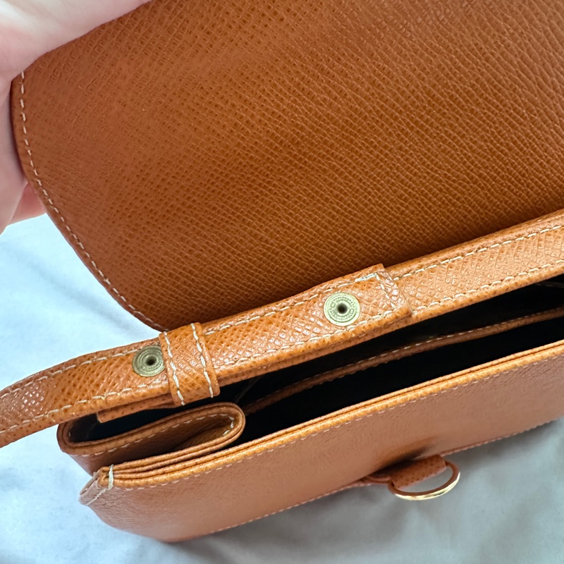 經典不敗|Vintage Valentino 焦糖金 V 復古方包-19