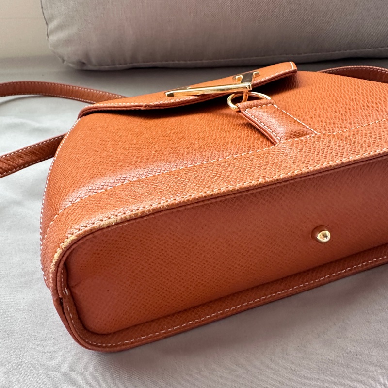 經典不敗|Vintage Valentino 焦糖金 V 復古方包-20