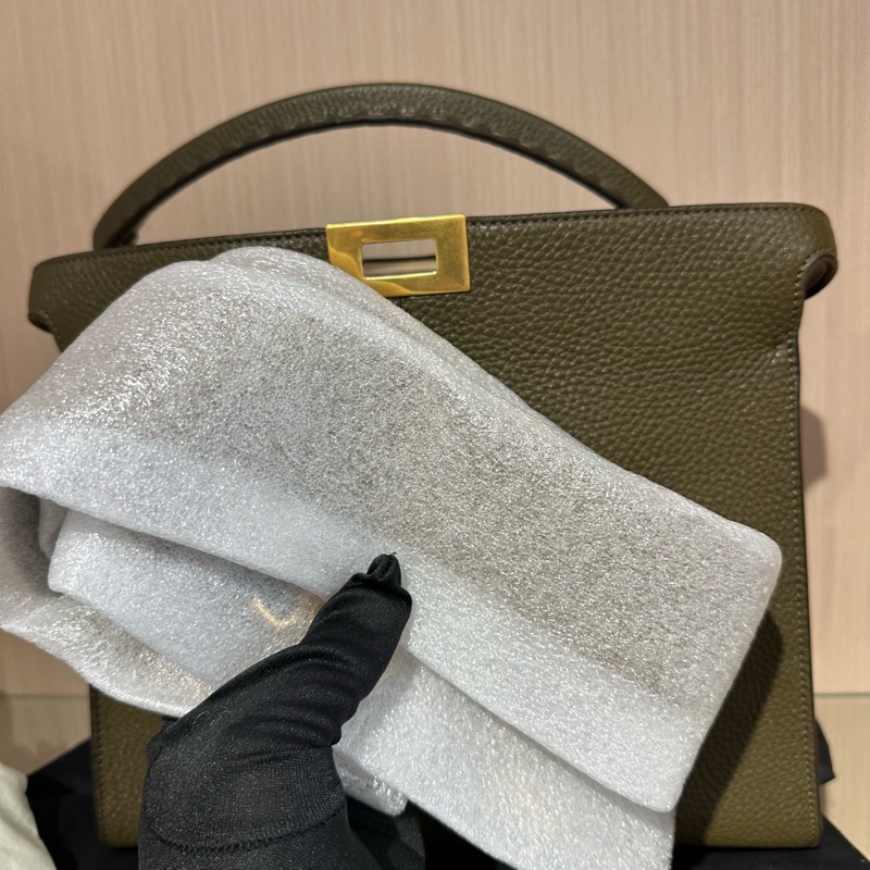 FENDI芬迪 Peekaboo X-LITE托特包 中号 灰绿色-9