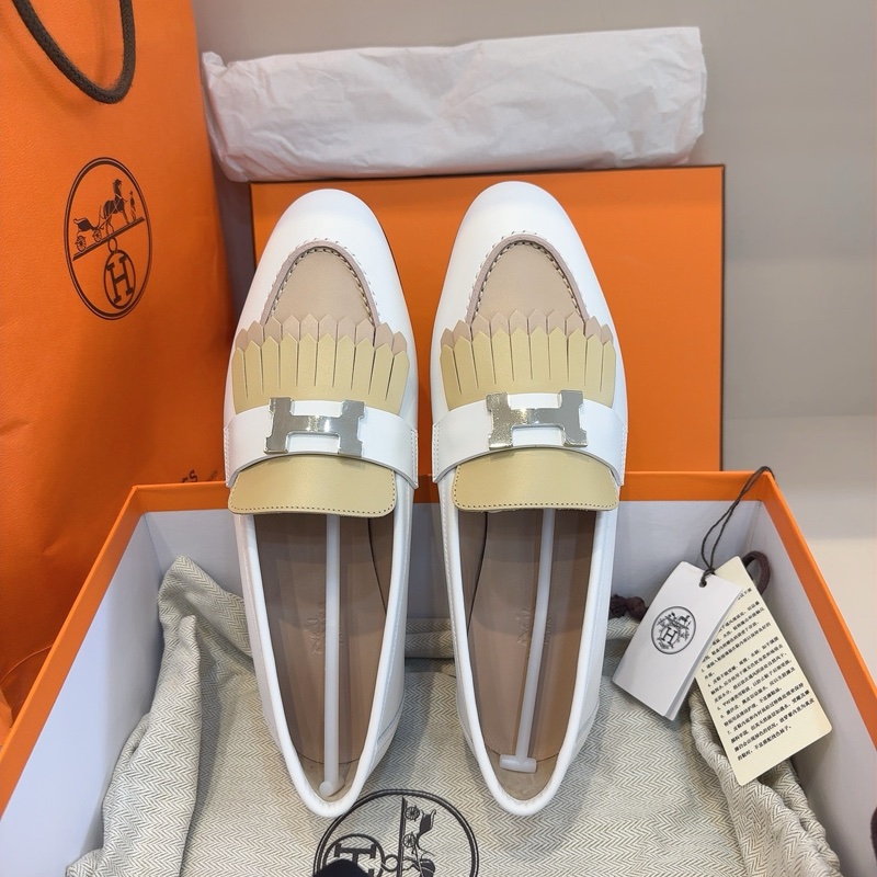 閒置新HERMES 愛馬仕 Royal流蘇樂福鞋,白色拼奶茶色,銀色H扣,38.5碼,鞋面是白色-1