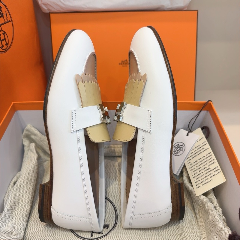 閒置新HERMES 愛馬仕 Royal流蘇樂福鞋,白色拼奶茶色,銀色H扣,38.5碼,鞋面是白色-2