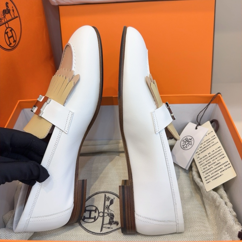閒置新HERMES 愛馬仕 Royal流蘇樂福鞋,白色拼奶茶色,銀色H扣,38.5碼,鞋面是白色-3