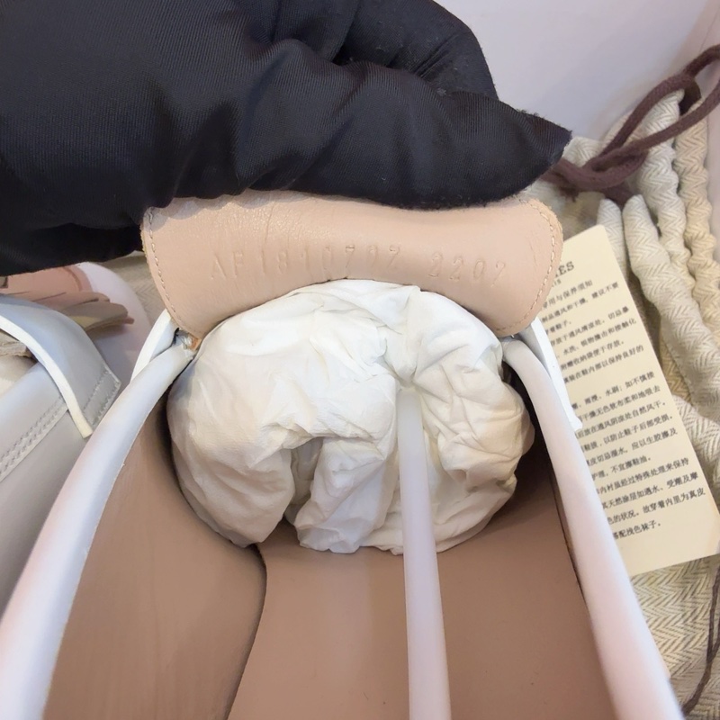 閒置新HERMES 愛馬仕 Royal流蘇樂福鞋,白色拼奶茶色,銀色H扣,38.5碼,鞋面是白色-7