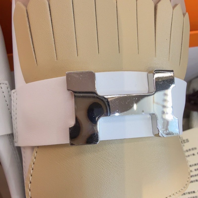 閒置新HERMES 愛馬仕 Royal流蘇樂福鞋,白色拼奶茶色,銀色H扣,38.5碼,鞋面是白色-8