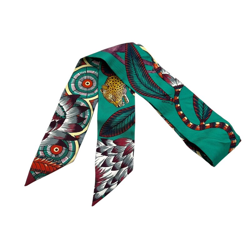 【美收精品】HERMES 黑色絲巾 C-135【隔月月中將轉賣至日本 上架期限30天】-1