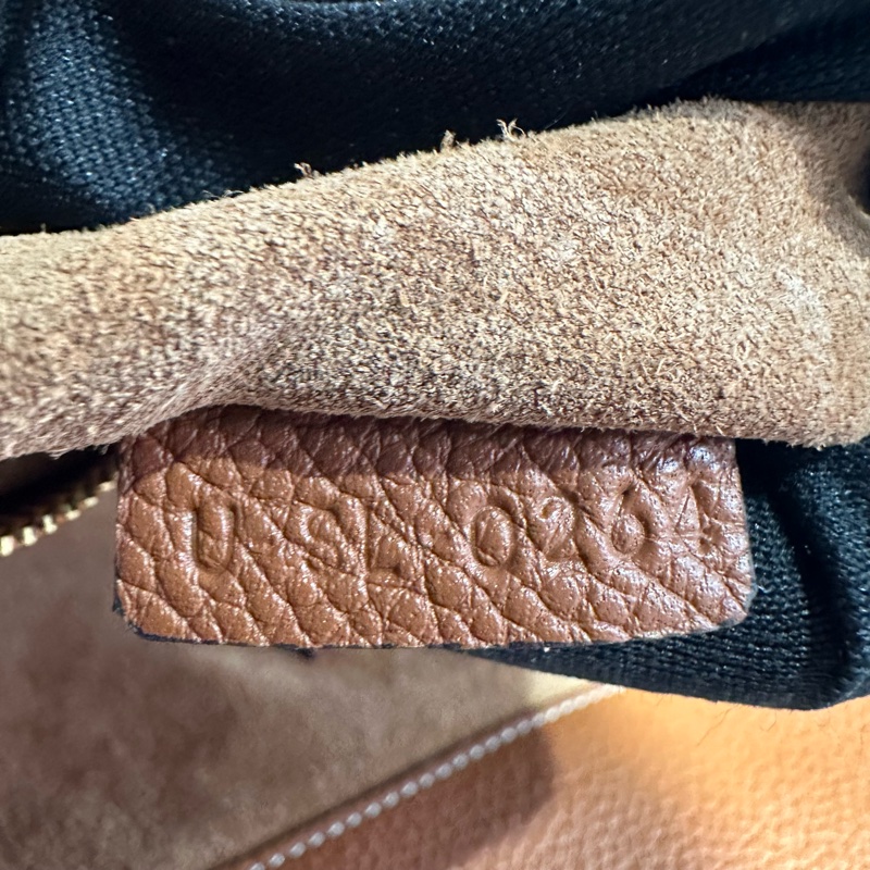 CELINE赛琳 牛皮托特包 中号 咖色-7