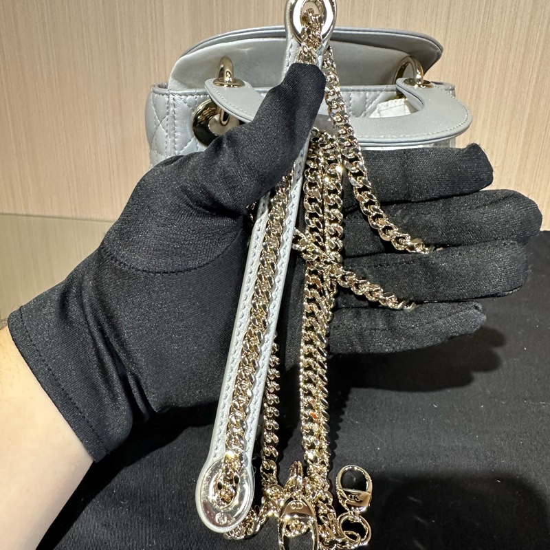 DIOR迪奥 Lady Dior 金扣三格 羊皮 戴妃包乳灰色-8