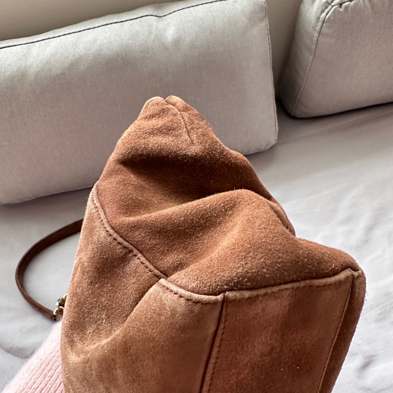 絕美極品！Prada 麂皮金棕降落傘「小號」-11