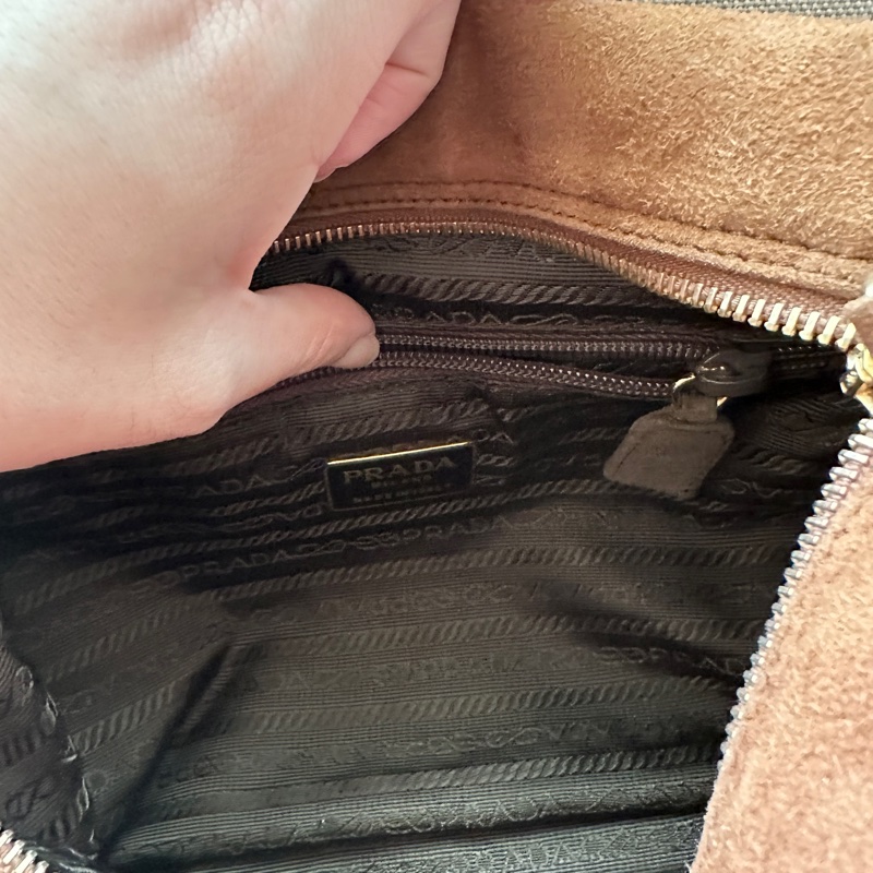 絕美極品！Prada 麂皮金棕降落傘「小號」-15