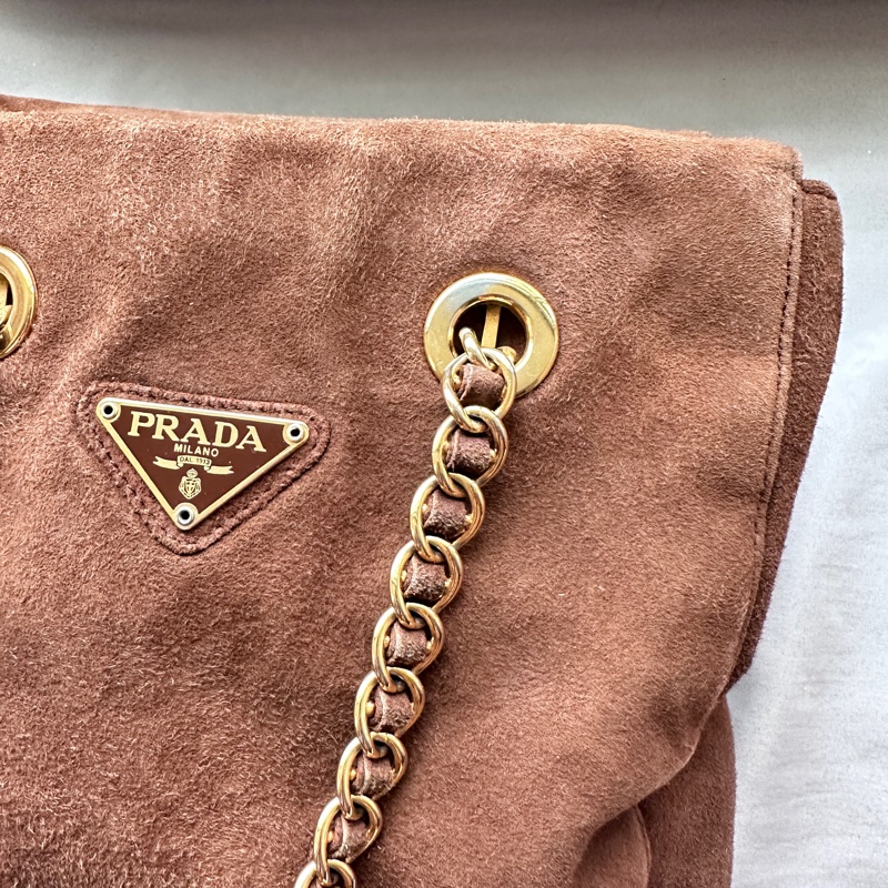 絕美極品！Prada 麂皮金棕降落傘「小號」-22