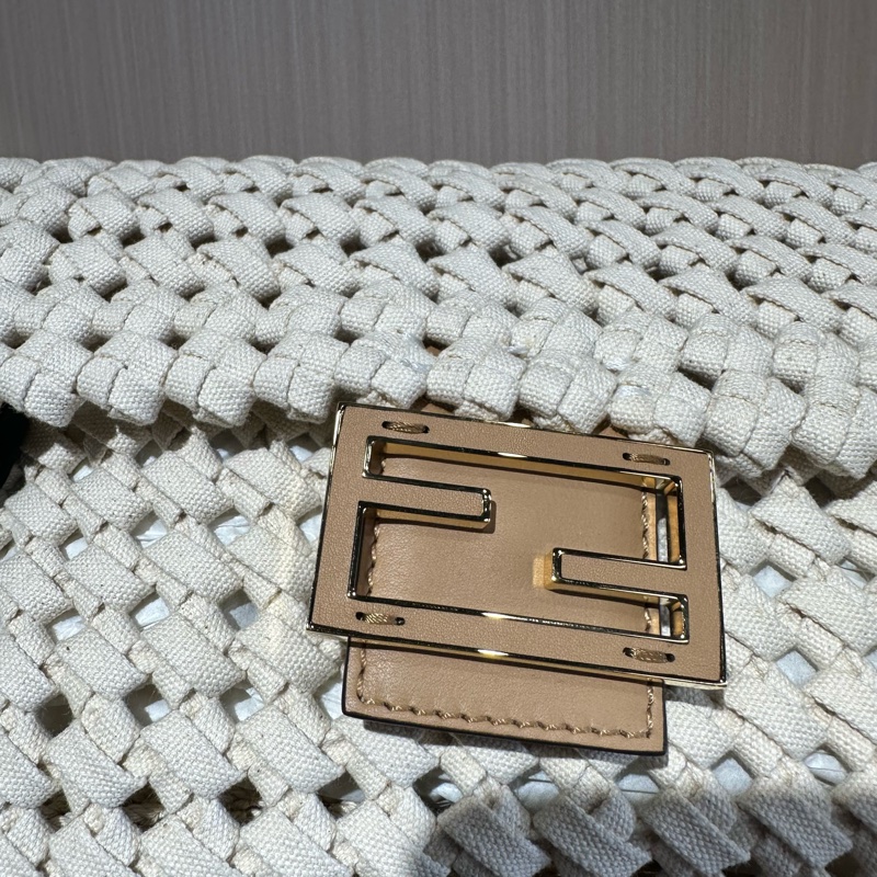 FENDI 芬迪 编织 法棍包 肩背包 中号 白色-5