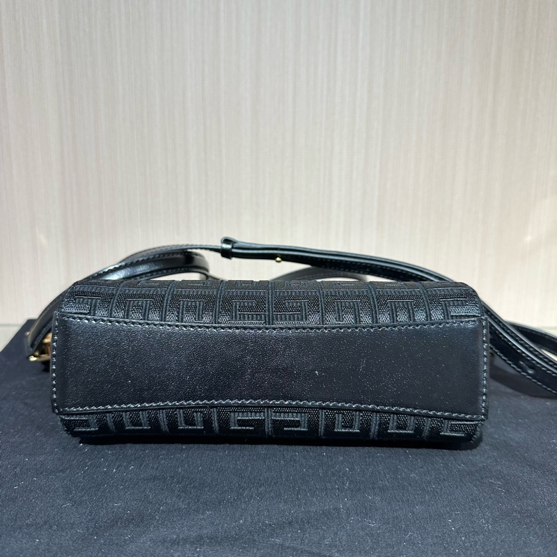 紀梵希 壓紋刺繡 帆布 單肩包 黑色-4