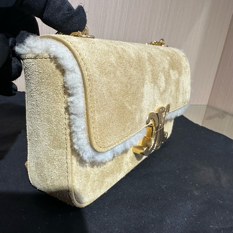 CELINE賽琳 T 凱旋門金扣天鵝絨小牛皮 單肩包 駝色-1