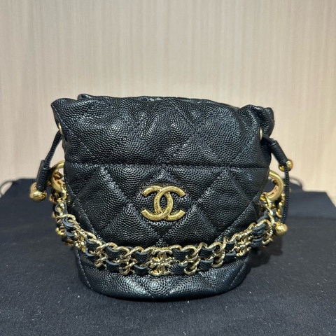 Chanel 香奈兒22K黑金小水桶包 荔枝紋牛皮