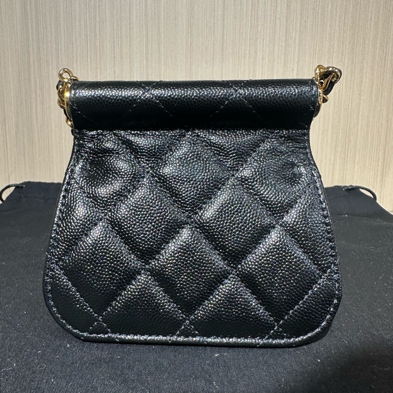 CHANEL香奈兒 22K菱格魚子醬小廢包迷你 黑色-3