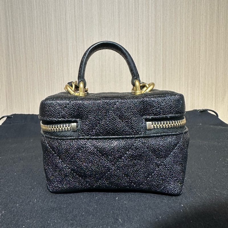 CHANEL香奈兒金扣菱格 荔枝紋牛皮 盒子包小號 黑色-3