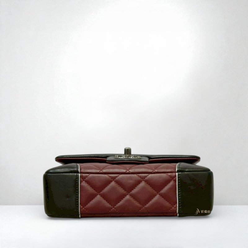 Chanel包包 酒紅羊皮滾黑邊特殊cc釦mini coco-4