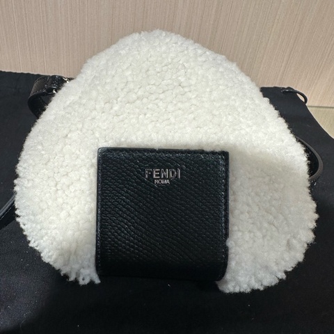 FENDI芬迪 飯團形 羊皮 單肩包 白色