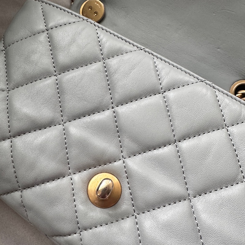 【極美私藏】Chanel 藍灰色金球23b小金柱菠蘿扣 晶片款風琴包-7