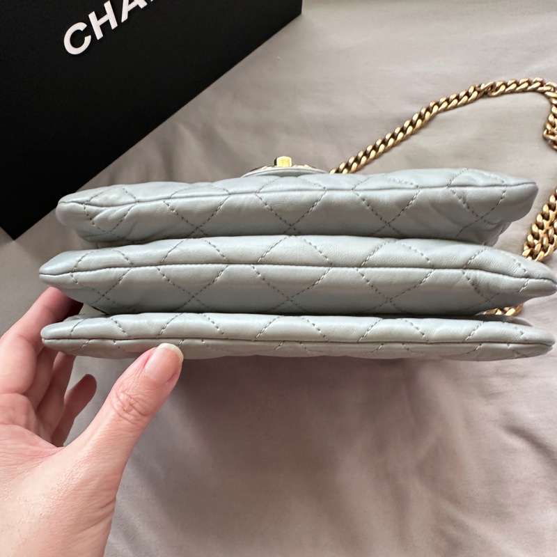【極美私藏】Chanel 藍灰色金球23b小金柱菠蘿扣 晶片款風琴包-21