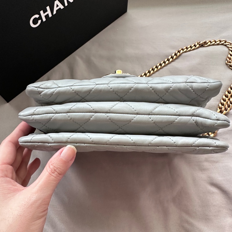 【極美私藏】Chanel 藍灰色金球23b小金柱菠蘿扣 晶片款風琴包-22