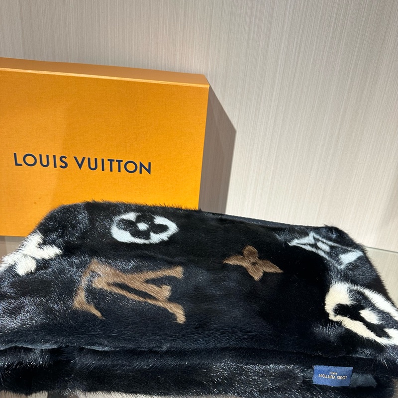 Lv 路易威登 貂毛围巾-2