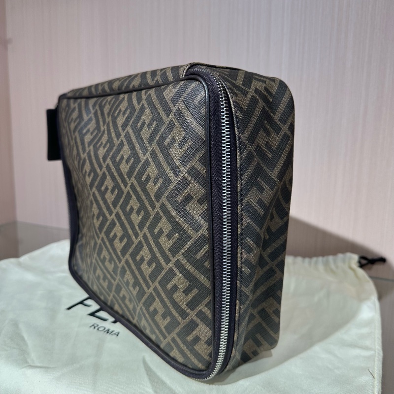 FENDI芬迪 老花拉鍊式方形 大號 洗漱包 化妝包黑灰色-2