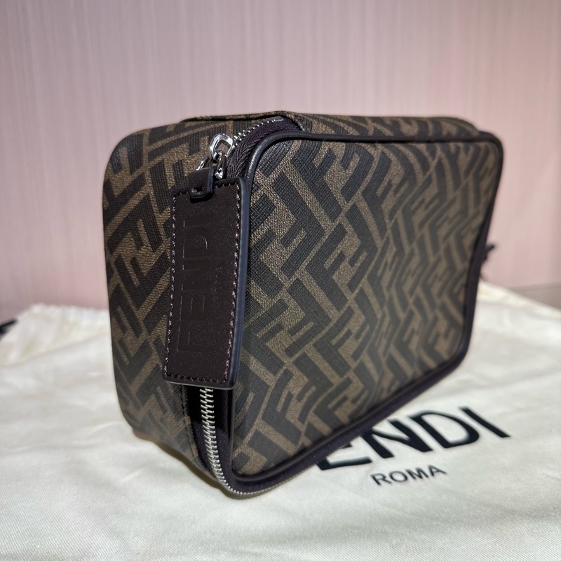 FENDI芬迪 滿印老花Logo洗漱包 化妝包小號 黑灰色-1