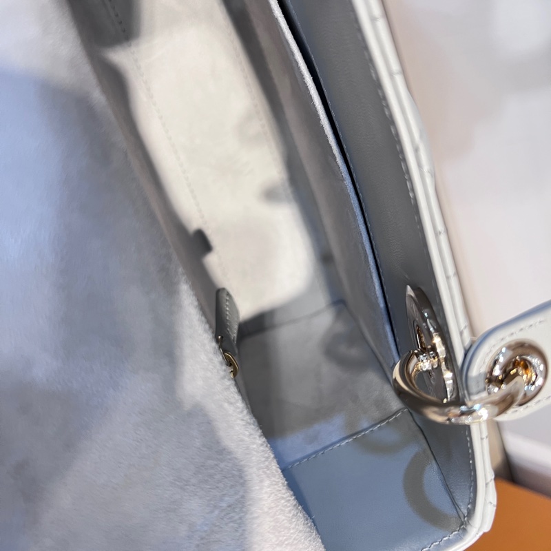 Dior 灰羊皮騰格Lady Dior小號淡金釦手提肩斜背包-18