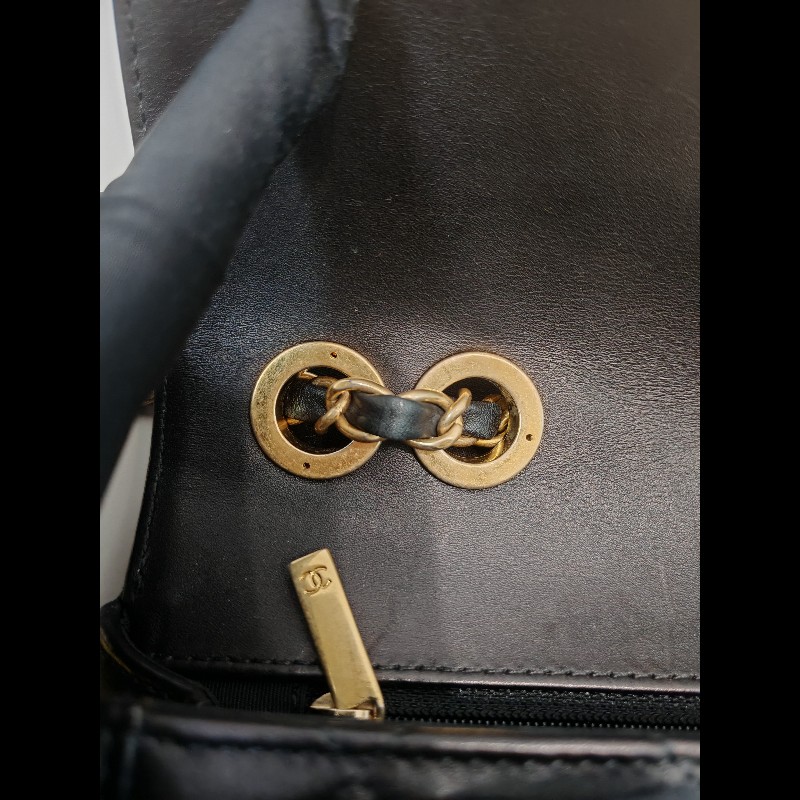Chanel seasonal classic flap Medium-13