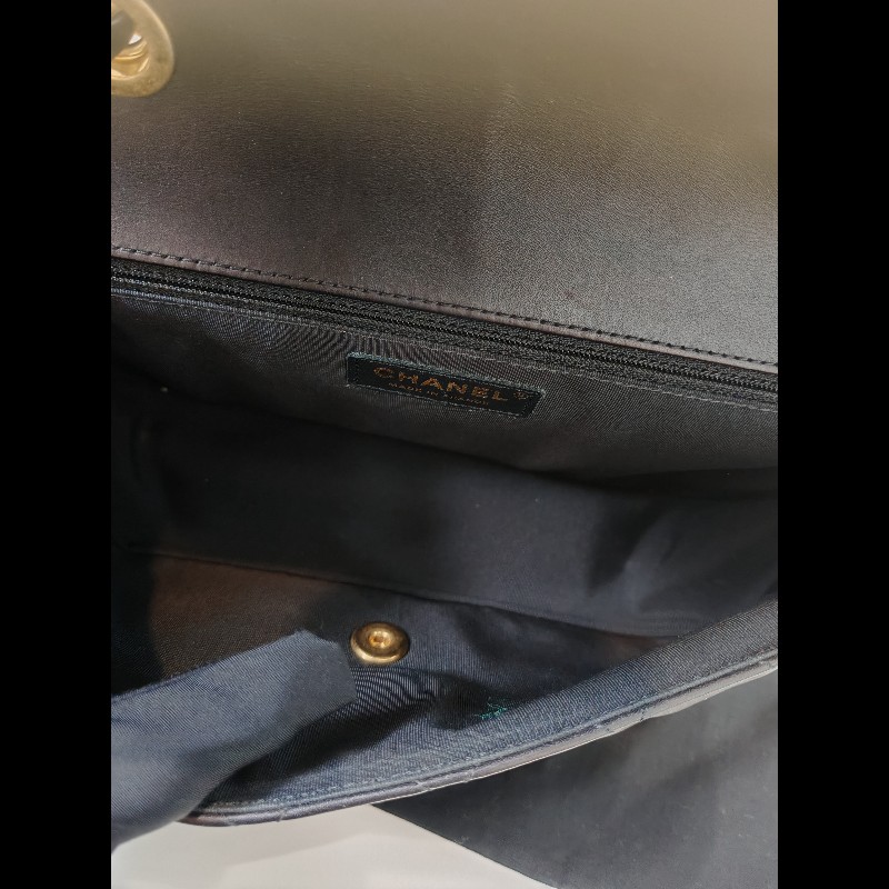 Chanel seasonal classic flap Medium-14