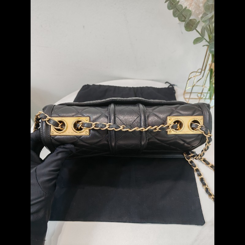 Chanel seasonal classic flap Medium-19