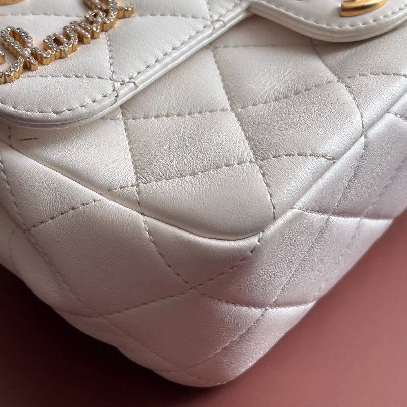 限量版 ::CHANEL:: AS2978 COCO字樣白色羊皮口蓋包 髮夾包金鍊包-15