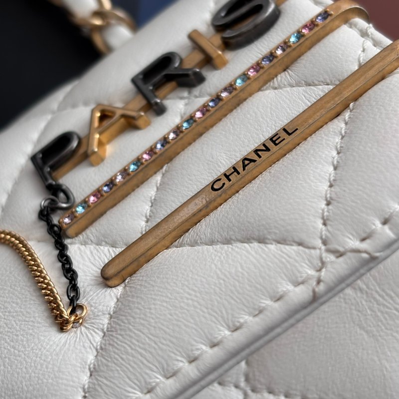 限量版 ::CHANEL:: AS2978 COCO字樣白色羊皮口蓋包 髮夾包金鍊包-28