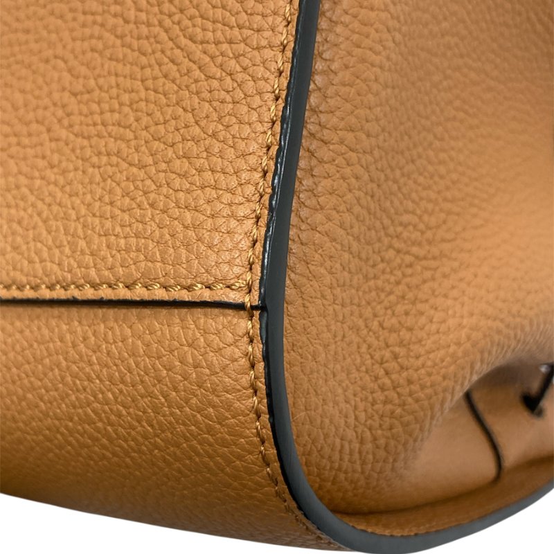 LOEWE 羅威 HAMMOCK MINI 吊床包 斜背包 皮革 焦糖色-9