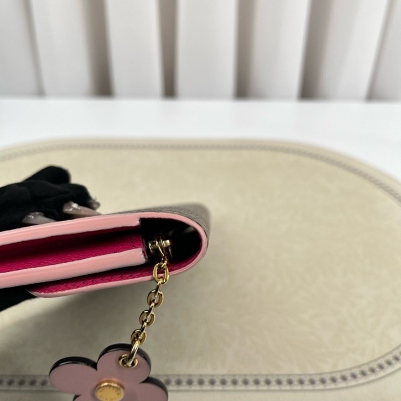 LV路易威登 經典老花logo小花長款錢包 玫紅色內裡 配小花裝飾 內裡卡位多 有隔層 容量大-33