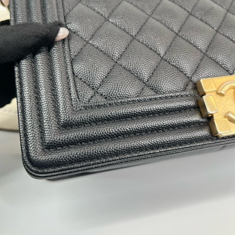 CHANEL香奈儿 晶片款 LEBOY 黑色金扣菱格翻蓋包 單肩斜挎包 內裡整潔 容量剛好-9