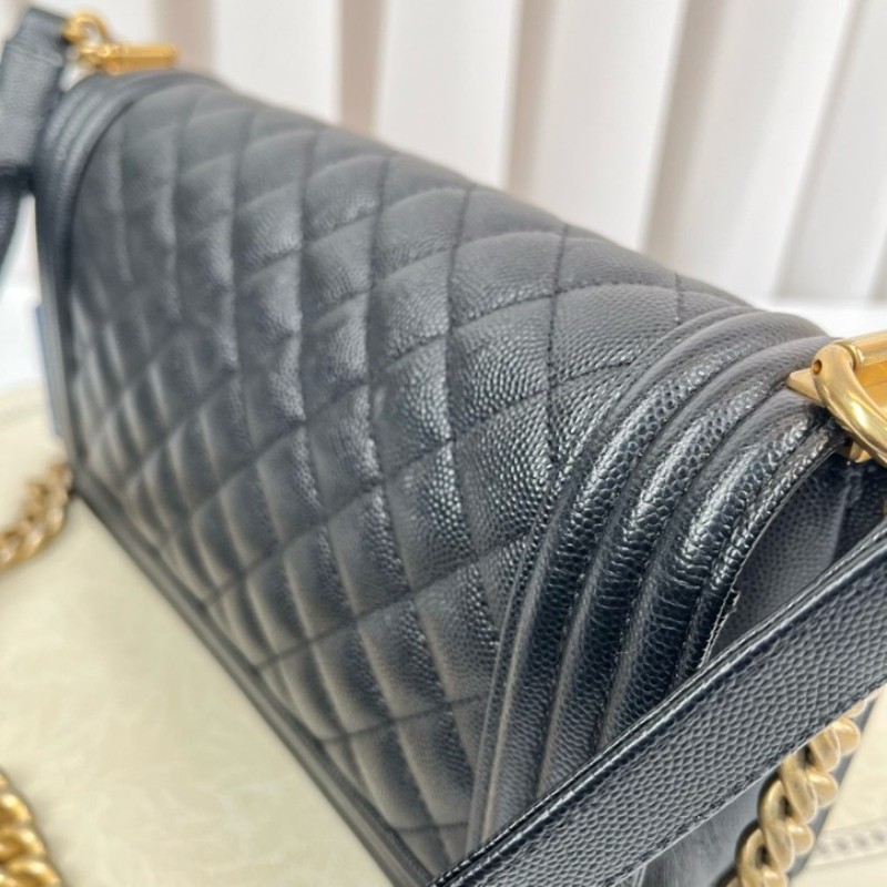 CHANEL香奈儿 晶片款 LEBOY 黑色金扣菱格翻蓋包 單肩斜挎包 內裡整潔 容量剛好-11
