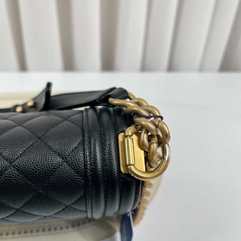 CHANEL香奈儿 晶片款 LEBOY 黑色金扣菱格翻蓋包 單肩斜挎包 內裡整潔 容量剛好-28
