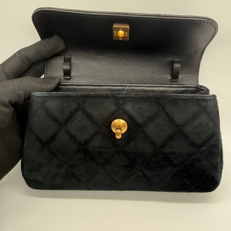 CHANEL 黑金菱格紋小羊皮馬鞍#芯片 25A-13