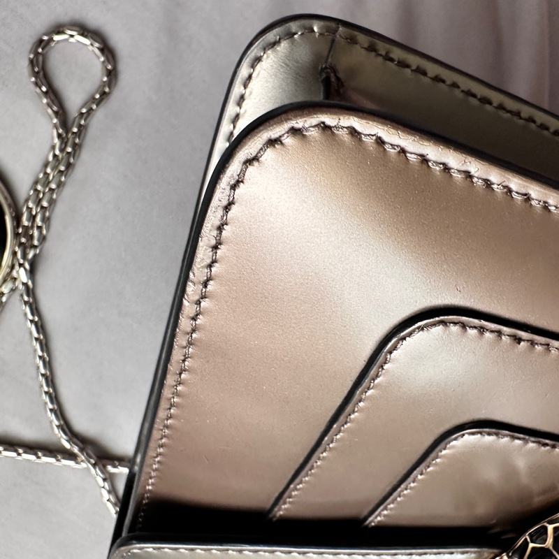 【絕美香檳金】BVLGARI 寶格麗 Serpenti Forever 經典蛇頭包-12